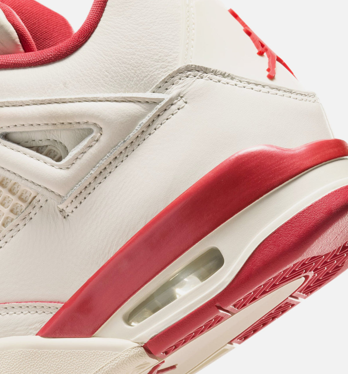 Air Jordan 4 Retro Valentine's Day 女款生活方式运动鞋 - 淡象牙/閅山红/激红