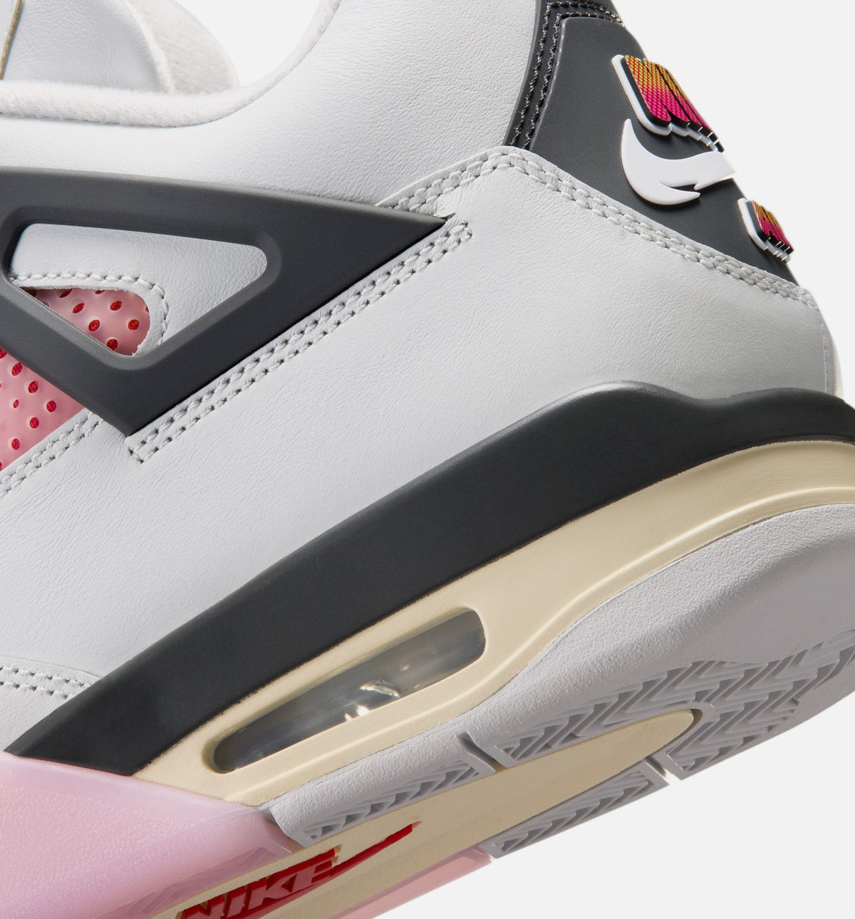 Air Jordan 4 Retro Comic 男款生活方式运动鞋 - 脱白/火焰粉/深灰