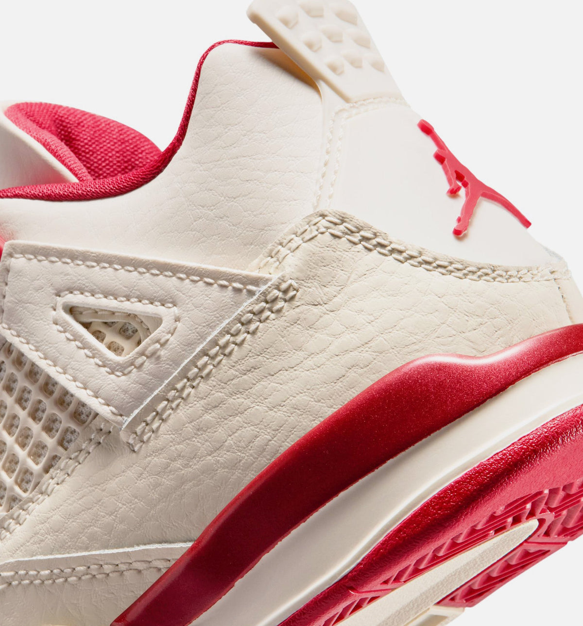 Air Jordan 4 Retro Valentine's Day 学前儿童生活方式运动鞋 - 淡象牙/閅山红/激红