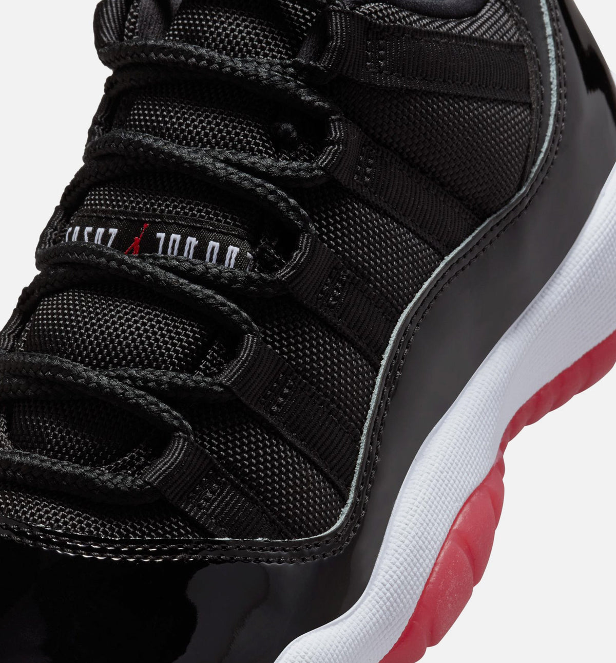 Air Jordan 11 Retro Bred 小学生生活方式运动鞋 - 黑色/校服红/白色