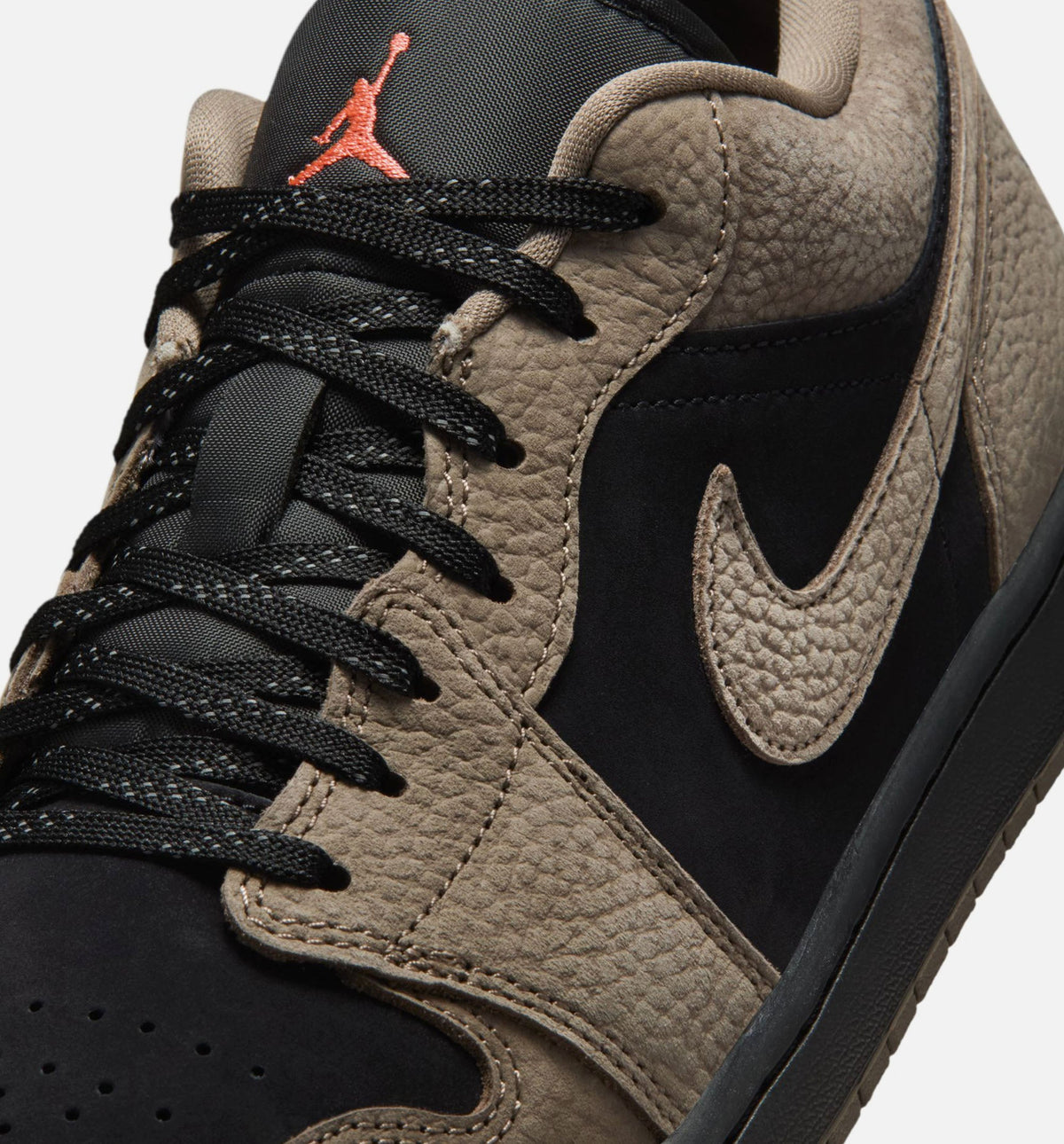 Air Jordan 1 Low SE - 男款生活方式运动鞋（黑/橄榄灰/淡芒果黄）