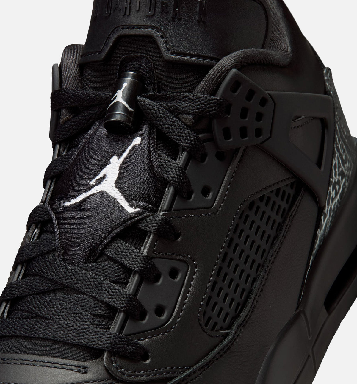 Spizike Low 男款篮球鞋 - 黑色/黑色/金属银