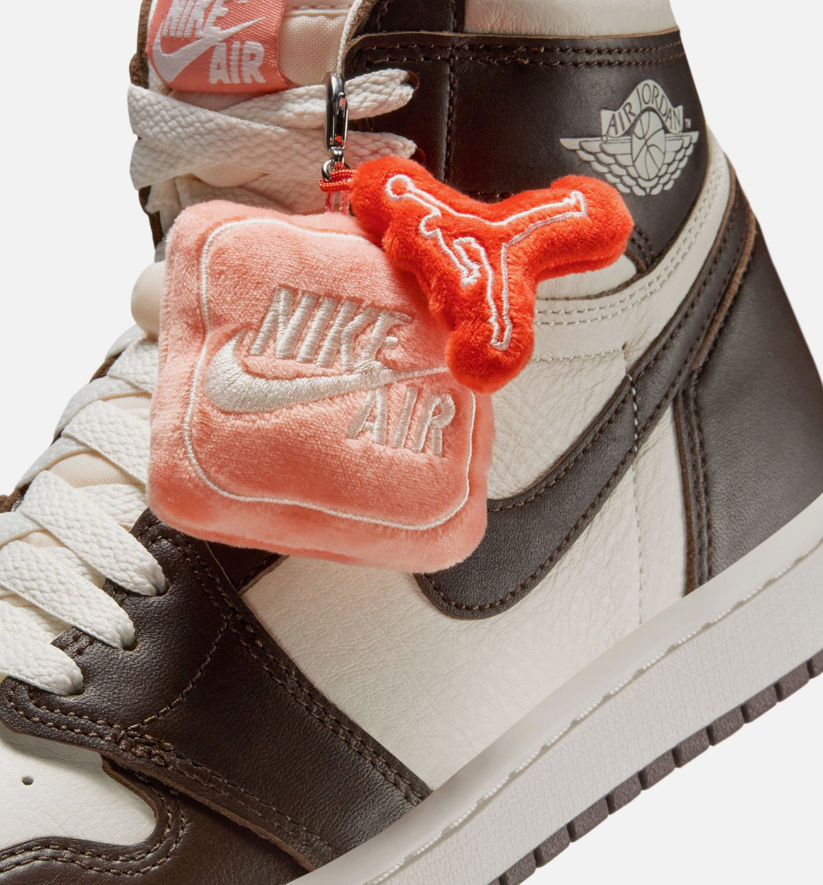 Air Jordan 1 Retro High OG Baroque Brown - 女款生活方式运动鞋（巴洛克棕/淡茋草红/帆布白）