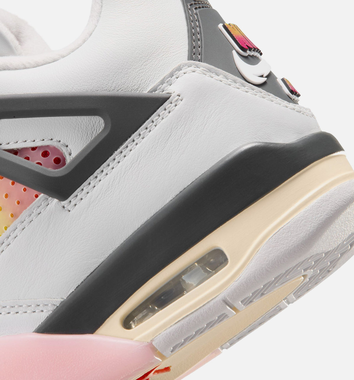 Air Jordan 4 Retro Comic 小学生生活方式运动鞋 - 脱白/火焰粉/深灰