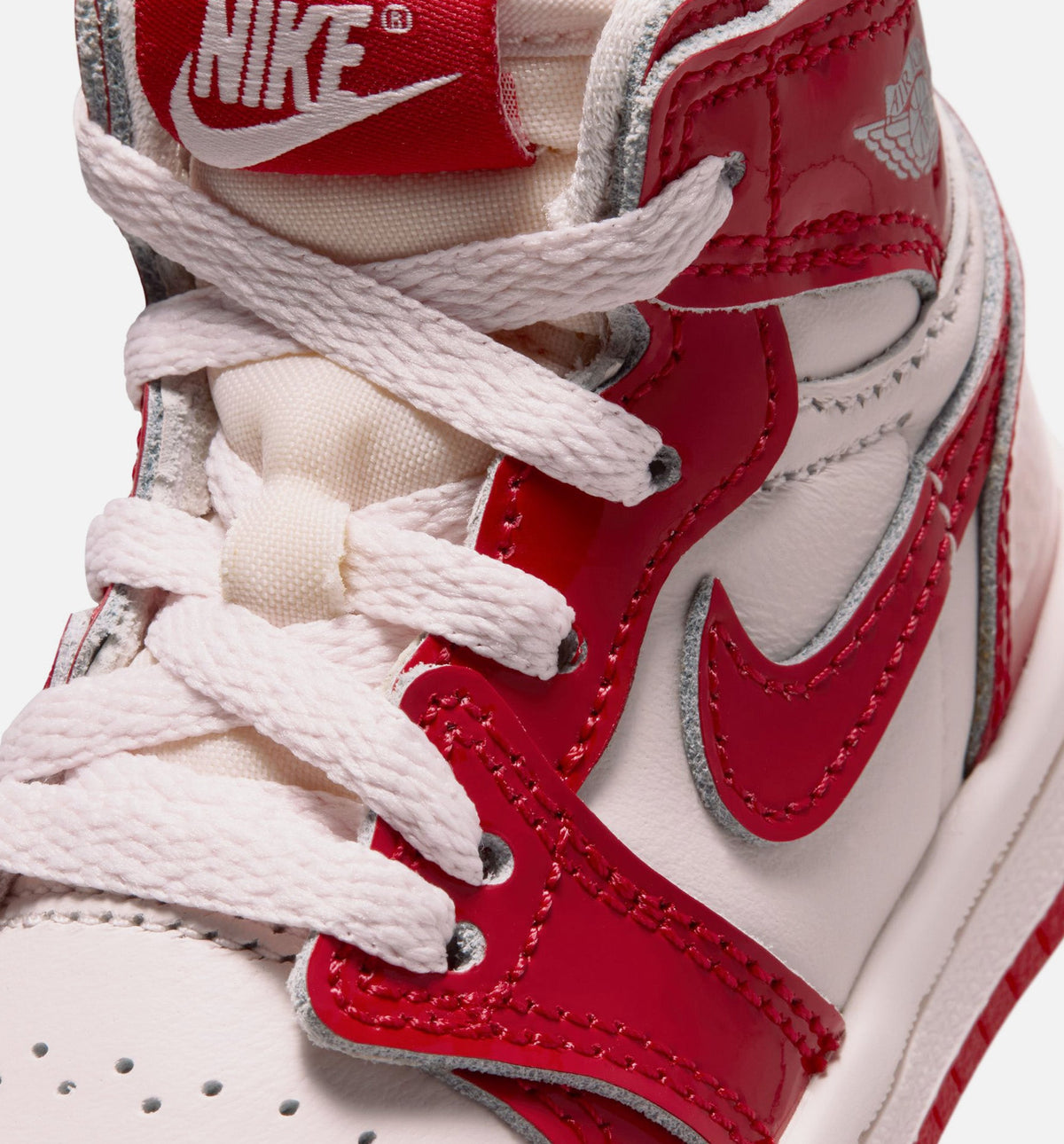 Air Jordan 1 Retro High OG Nails and Grails - 婴幼儿生活方式运动鞋（大学红/金属银）