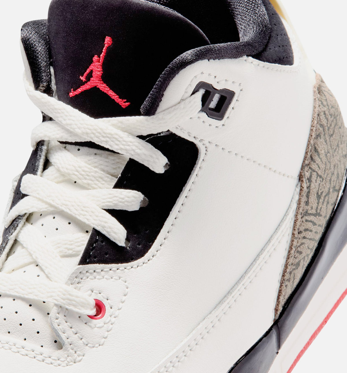 Air Jordan 3 Retro Sail and University Red - 学前儿生活方式运动鞋（帆布白/黑/大学红/淡象牙）