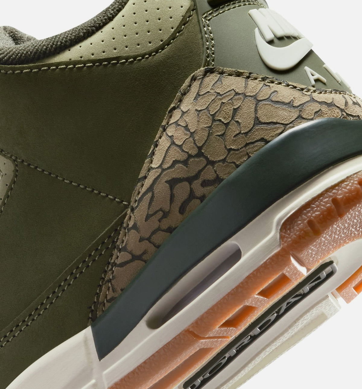 Air Jordan 3 Retro Medium Olive - 青少年生活方式运动鞋（中橄榄绿/巫杆森综/中性橄榄/帆布白）