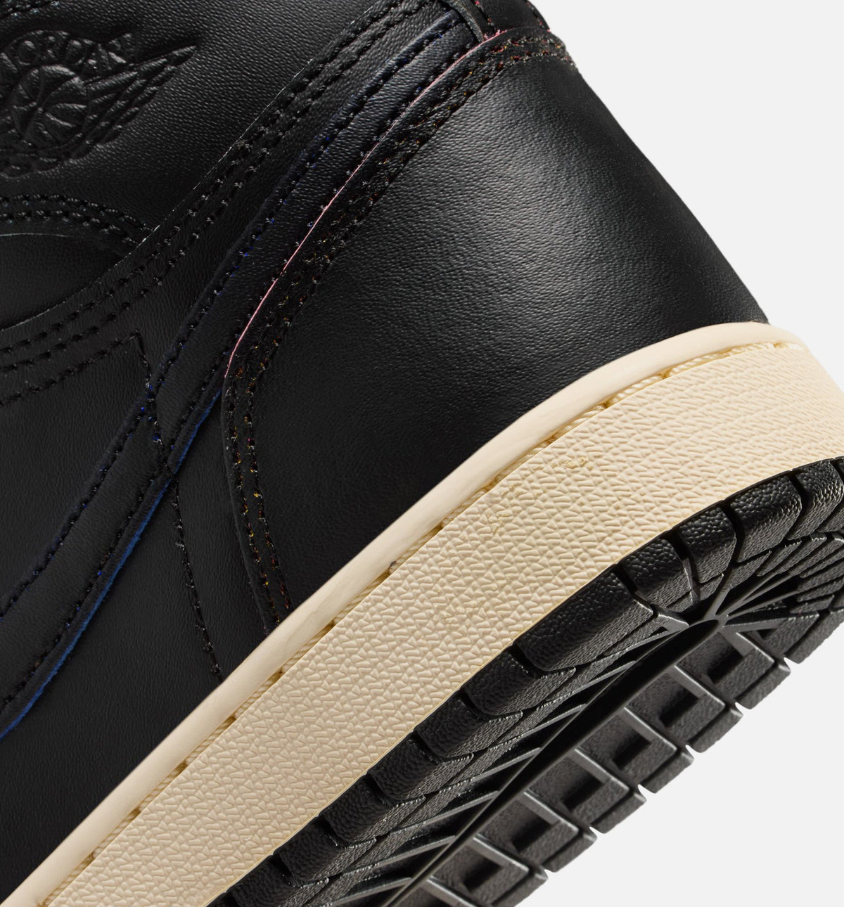 Air Jordan 1 Retro High OG Black and Muslin - 青少年生活方式运动鞋（黑/亚麦白）