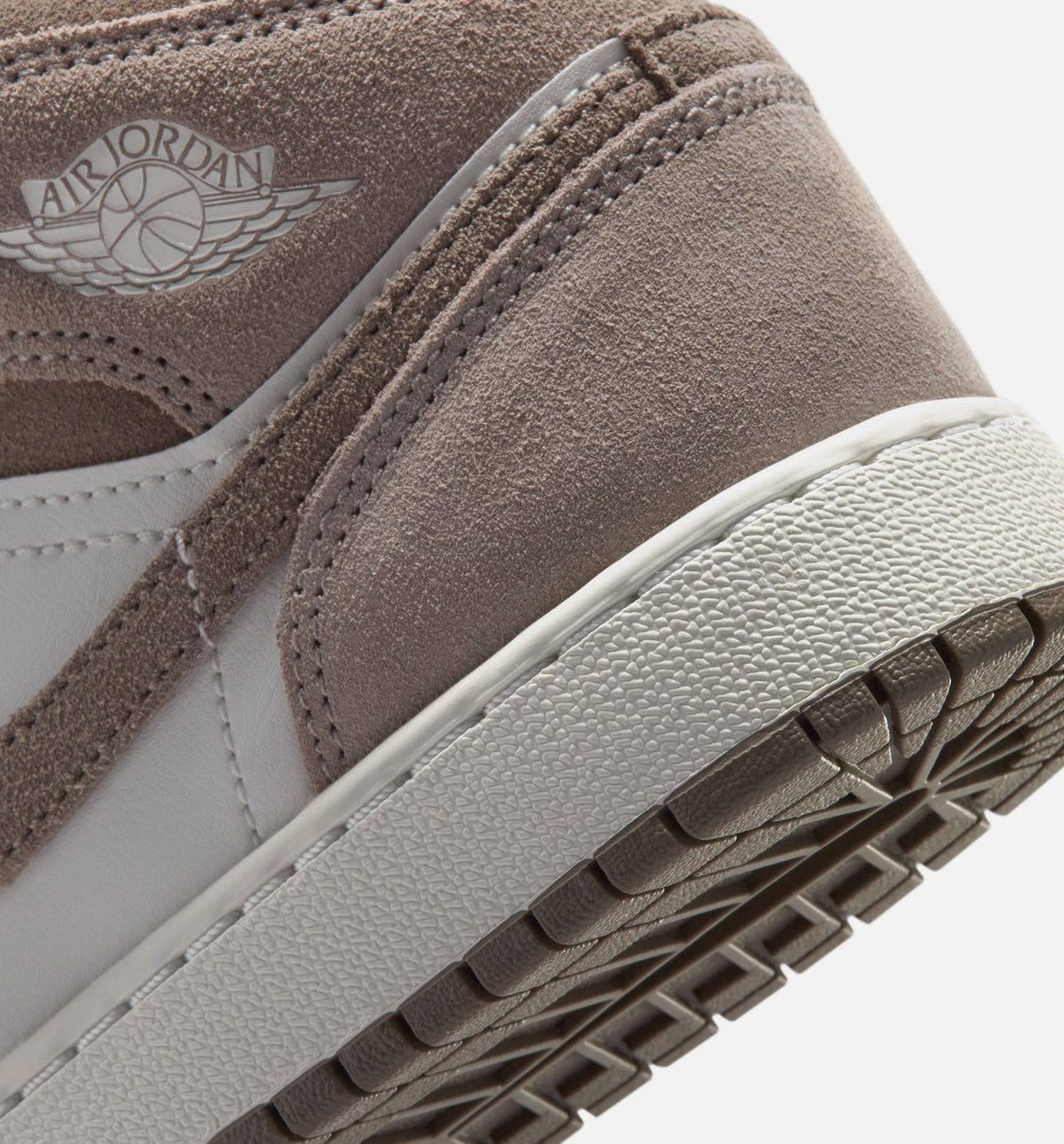 Air Jordan 1 Mid - 青少年生活方式运动鞋（谜石色/橄榄灰/峰白）