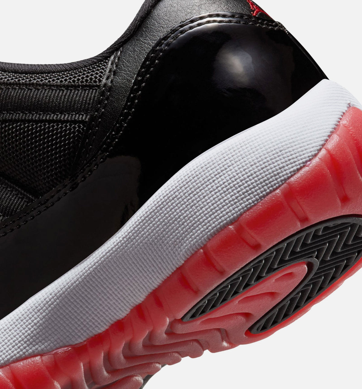 Air Jordan 11 Retro Bred 小学生生活方式运动鞋 - 黑色/校服红/白色